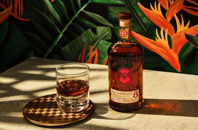 BACARDI RESERVA OCHO 8YO RUM butelka ze szklanką